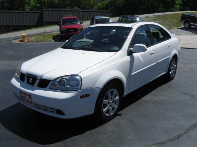 2005 Suzuki Forenza