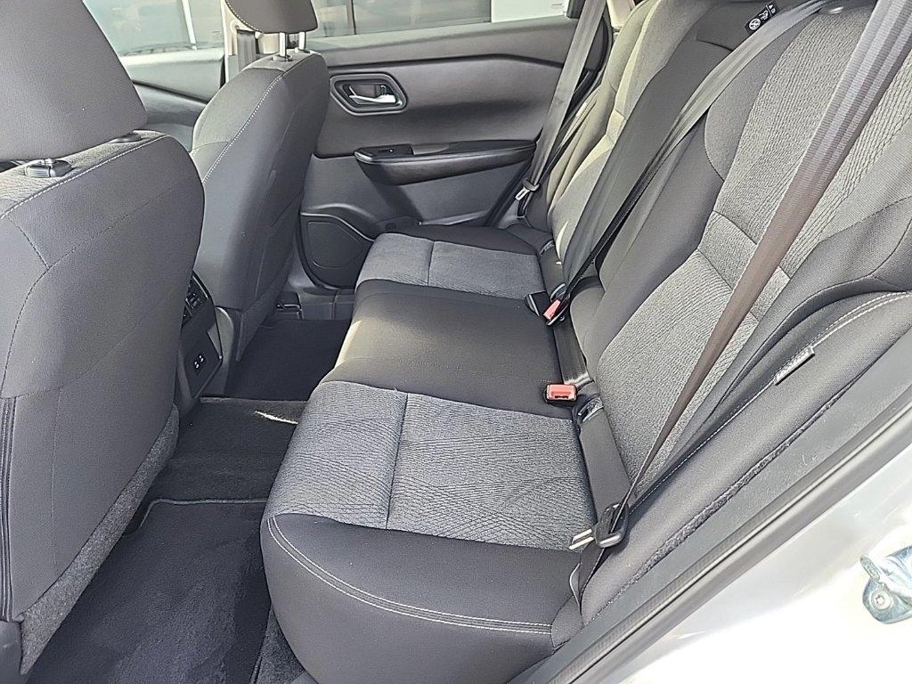 2025 Nissan Rogue SV - 9