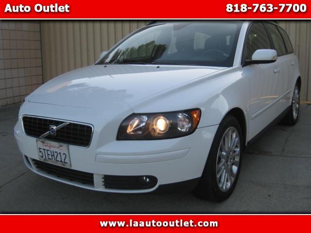 2006 Volvo V50 2006 VOLVO V50 24I WAGON IS CARFAX CERTIFIED SUPER CLEAN CAR WHITE WITH BLACK LEATH