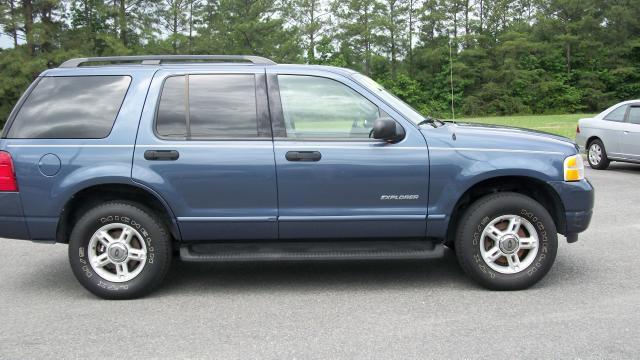 2004 Ford Explorer