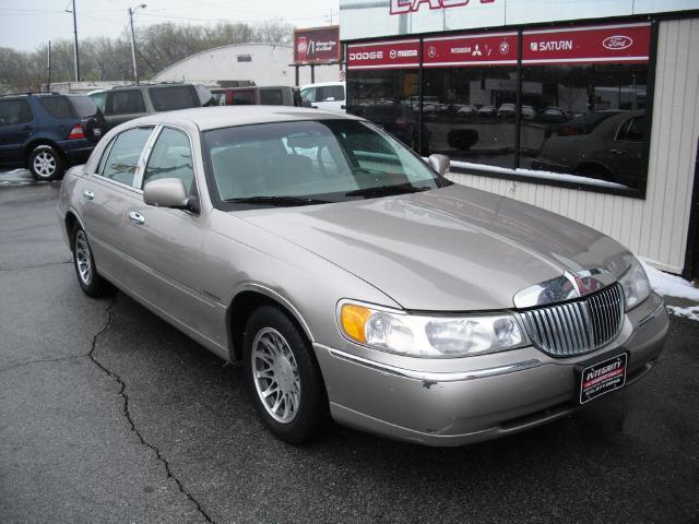2000 Lincoln Town Car