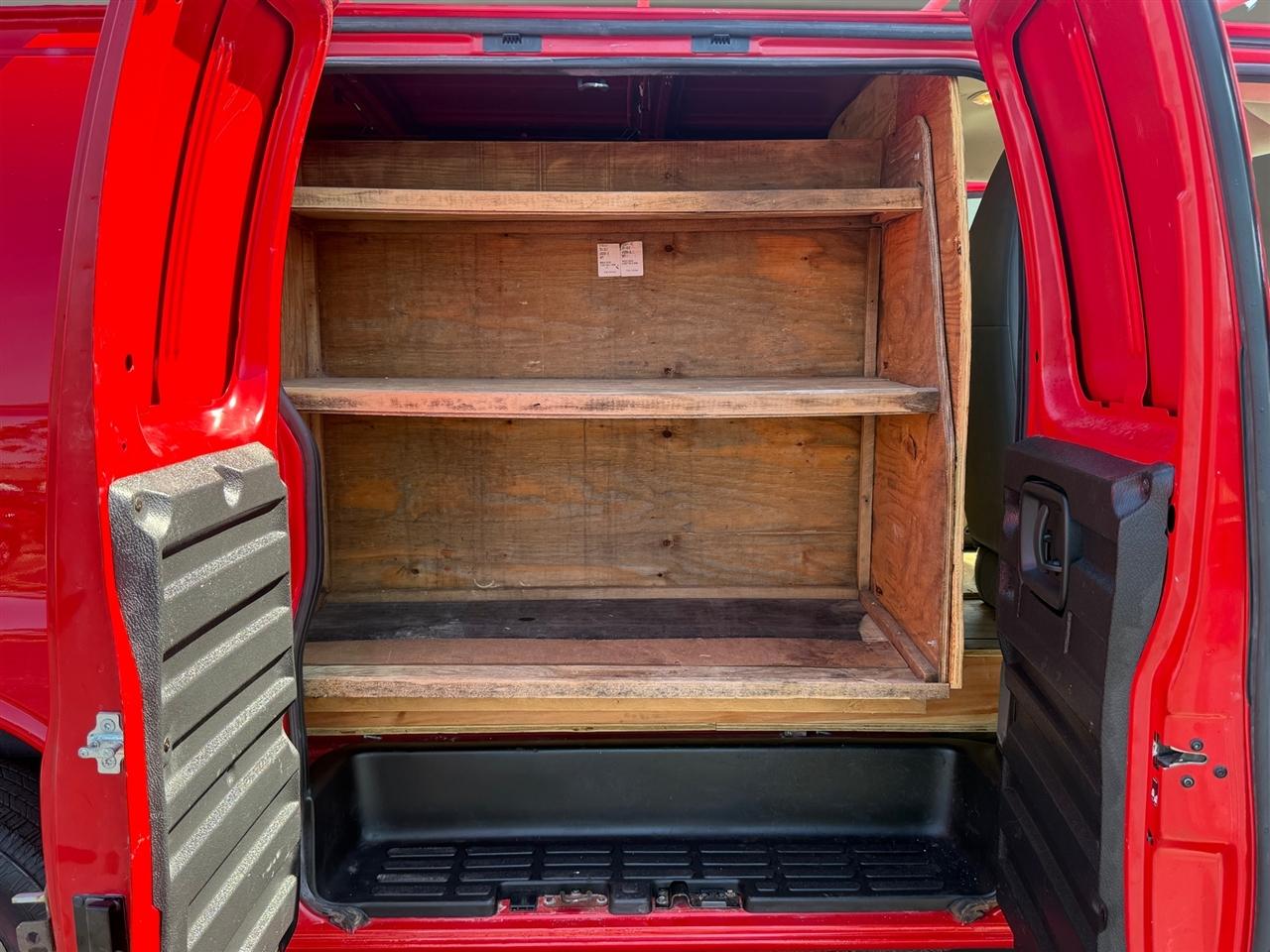 GMCSavana Cargo Van6