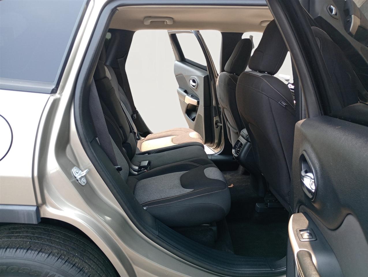 JeepCherokee9