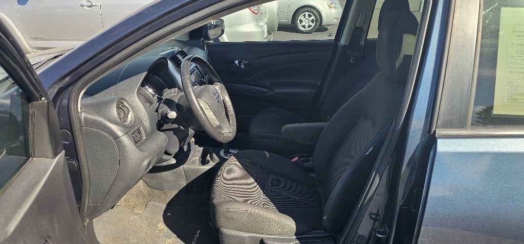2017 Nissan Versa Sedan photo 8 of 12