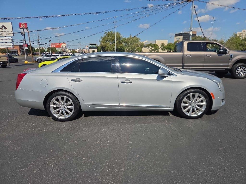 2016 Cadillac XTS photo 4 of 9