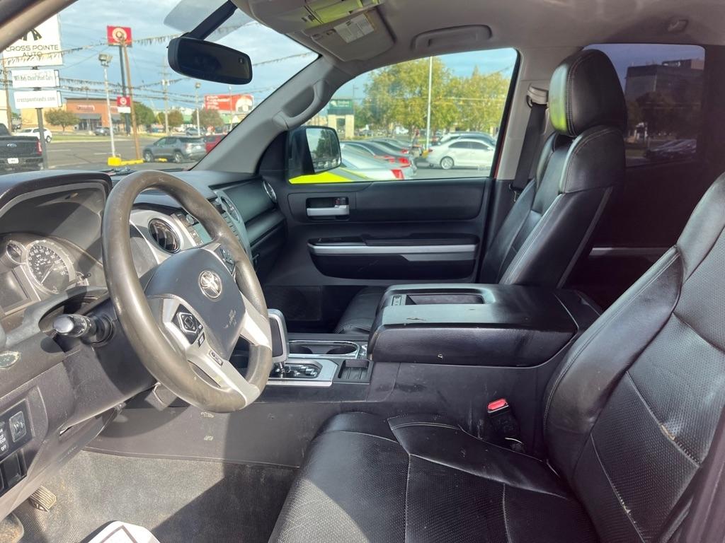 2016 Toyota Tundra 4WD Truck photo 11 of 14