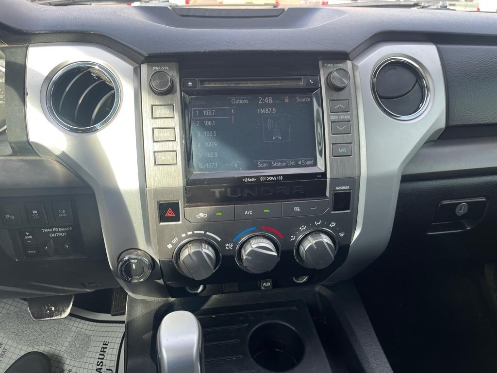 2016 Toyota Tundra 4WD Truck photo 13 of 14