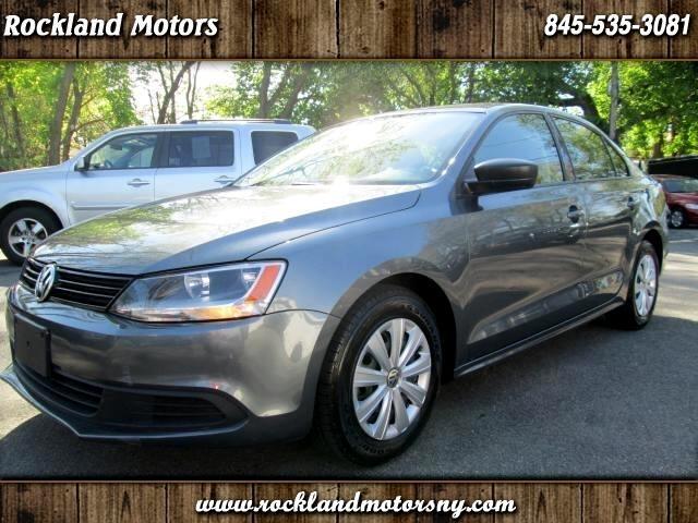 2011 Volkswagen Jetta DISCLAIMER WE MAKE EVERY EFFORT TO PRESENT INFORMATION THAT IS ACCURATE HOWE