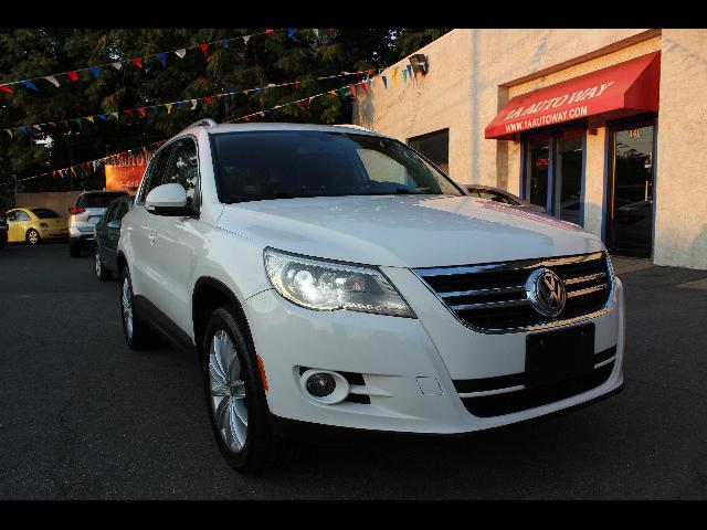 2011 Volkswagen Tiguan SEL Premium 4Motion
