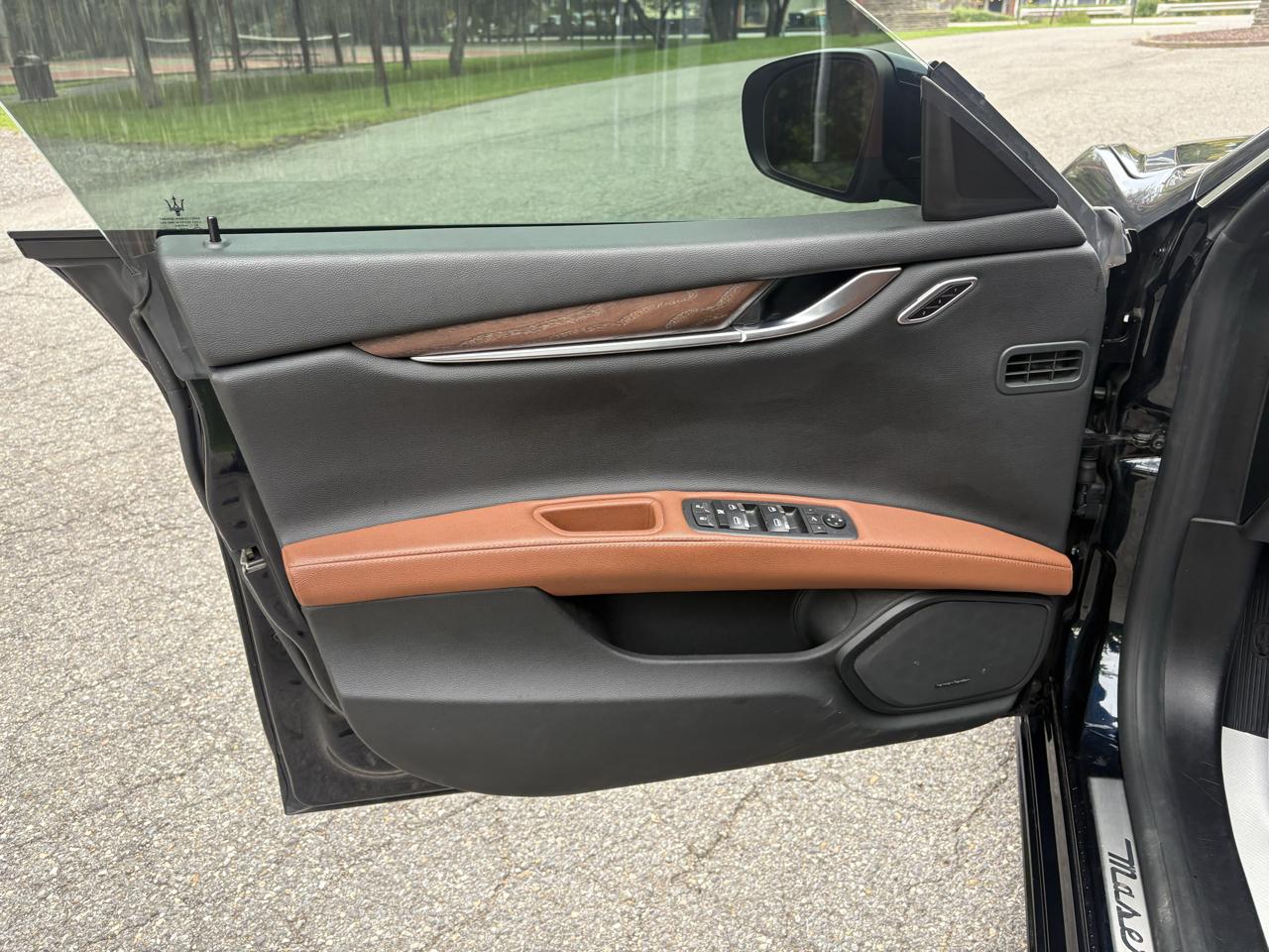 2022 Maserati Ghibli Modena Q4 - 11