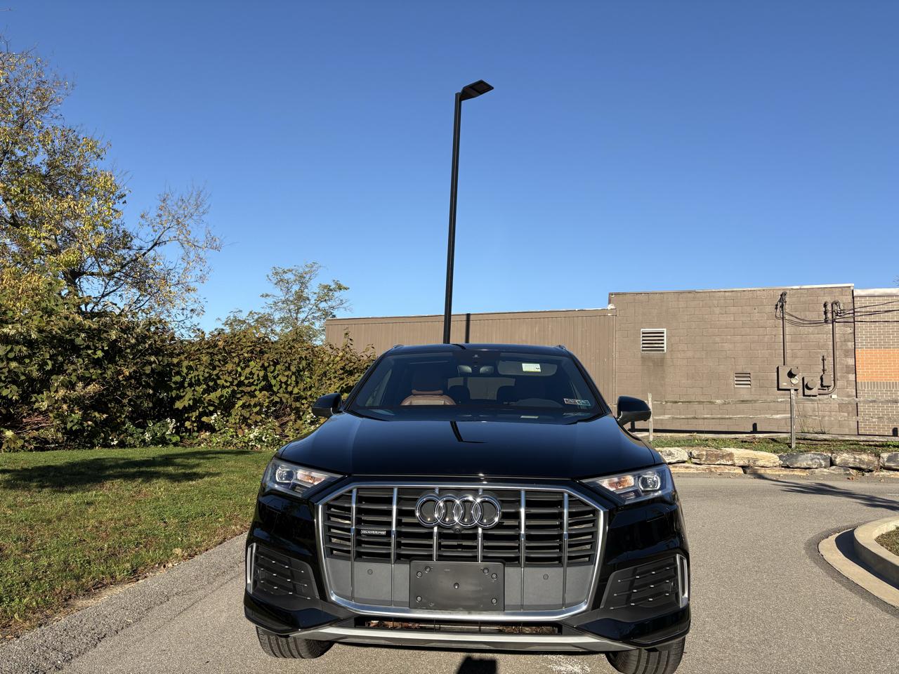 2021 Audi Q7 photo 2 of 53