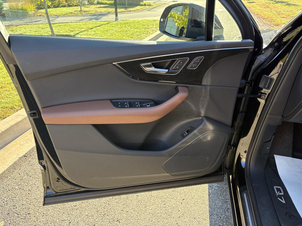 2021 Audi Q7 photo 12 of 53