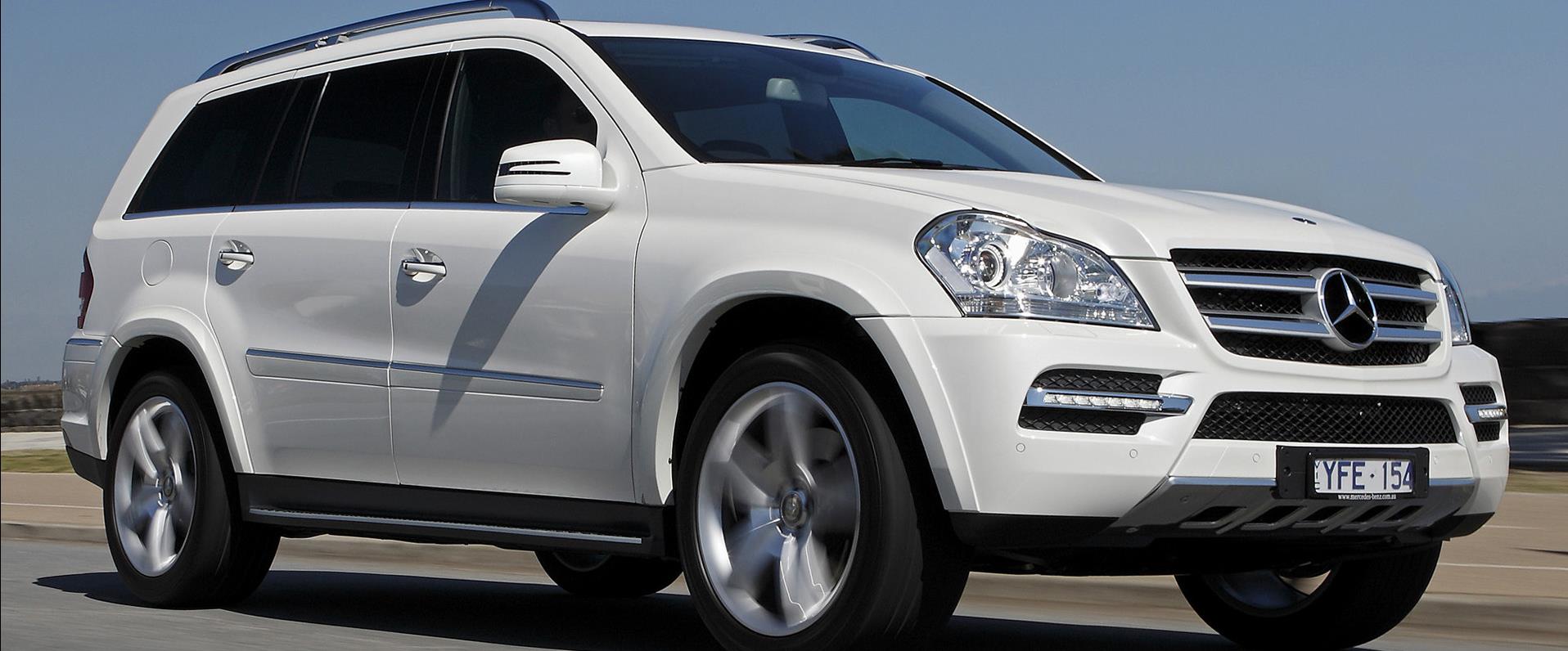 WE SPEAK ENGLISH * CREOLE * FRENCH