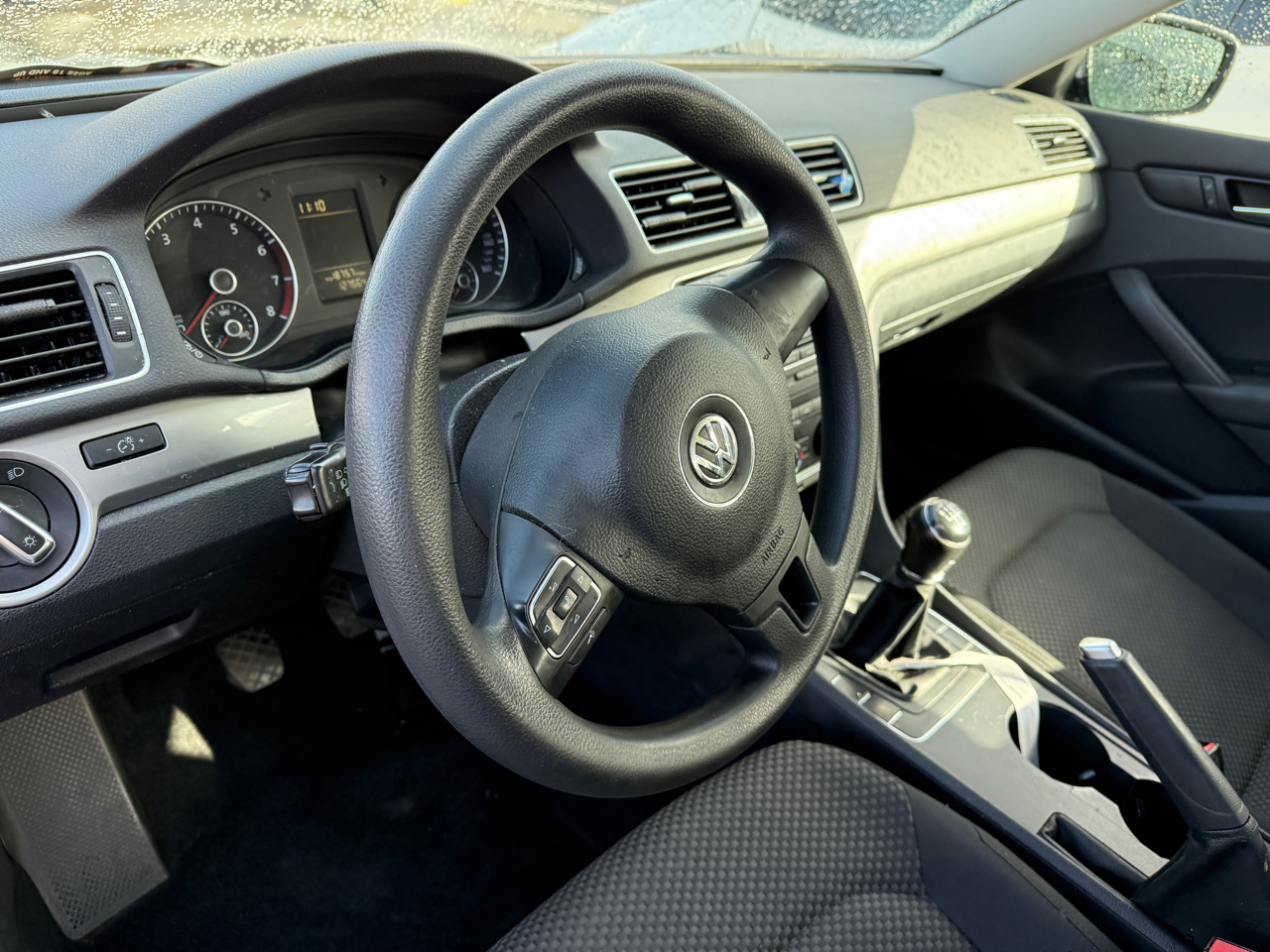 Volkswagen Passat 2.5L S W/Appearance 2014