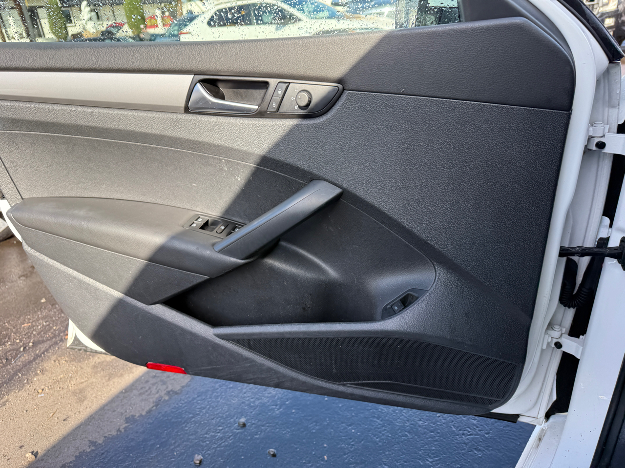 Volkswagen Passat 2.5L S W/Appearance 2014