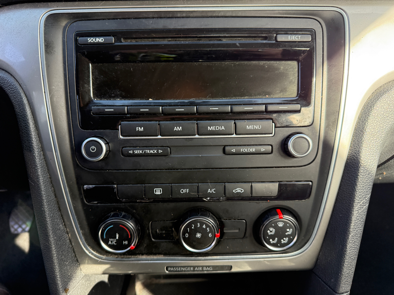 Volkswagen Passat 2.5L S W/Appearance 2014