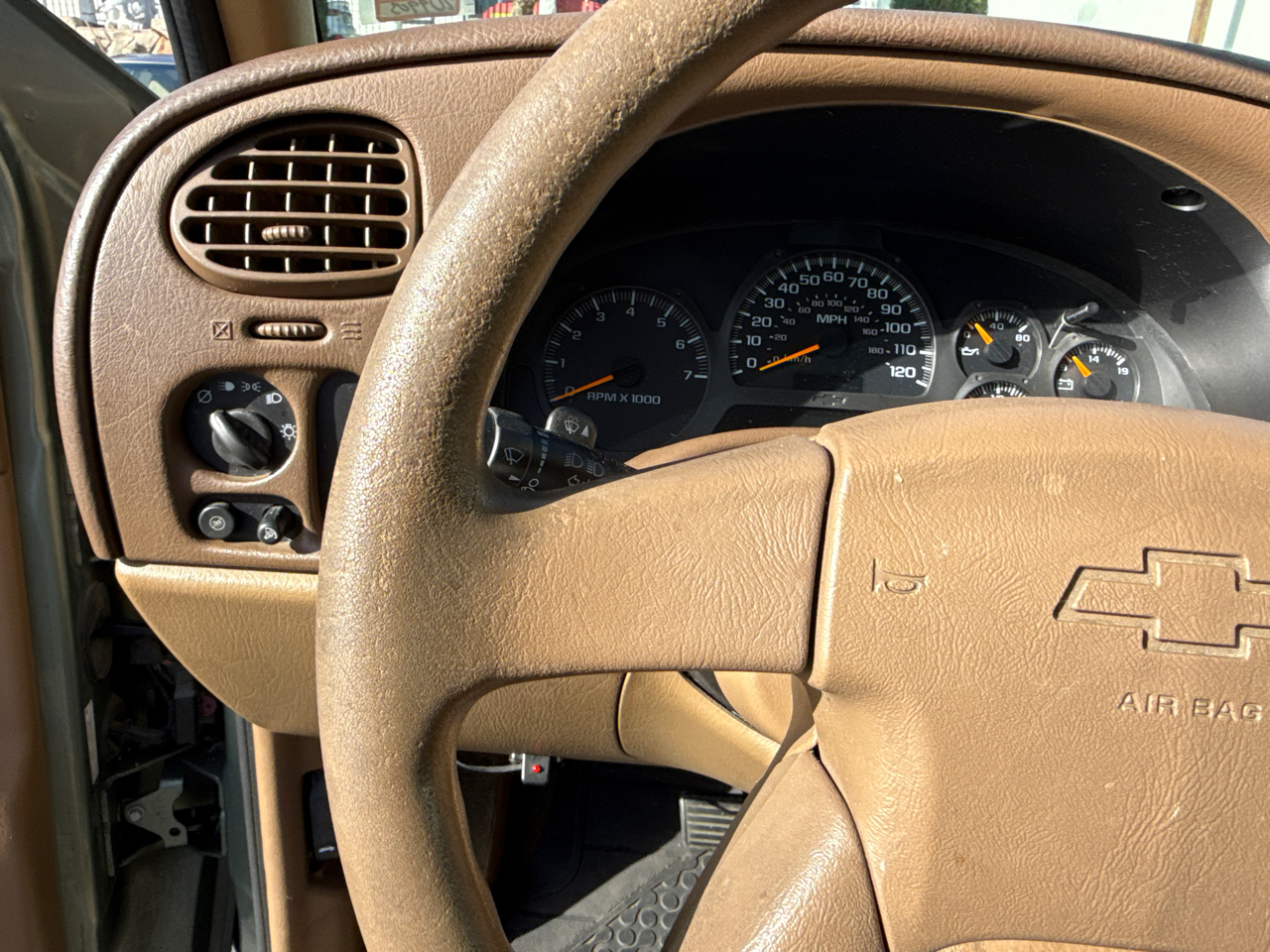 Chevrolet TrailBlazer LS 2WD 2003