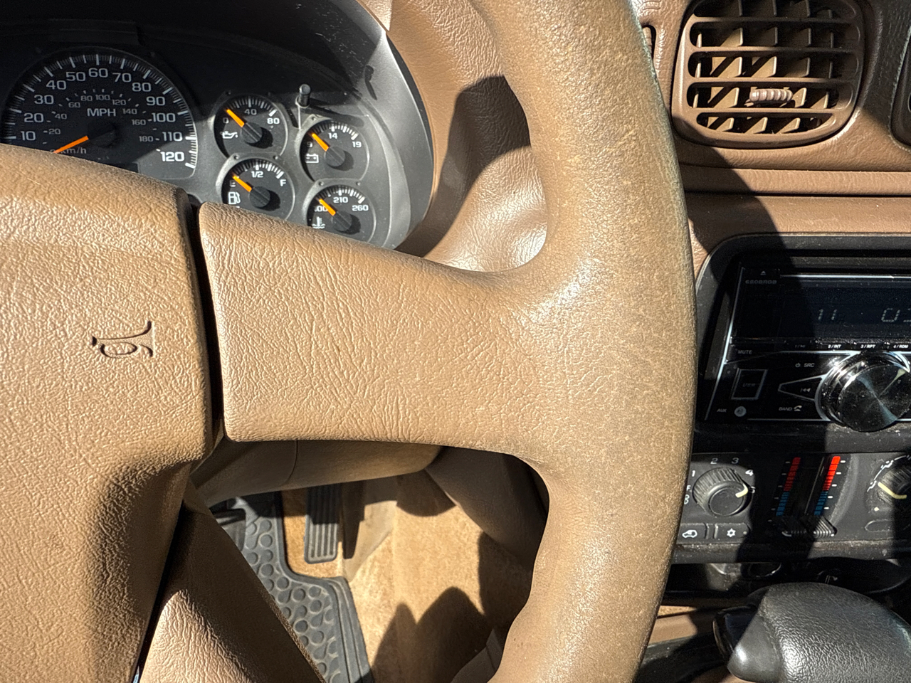 Chevrolet TrailBlazer LS 2WD 2003