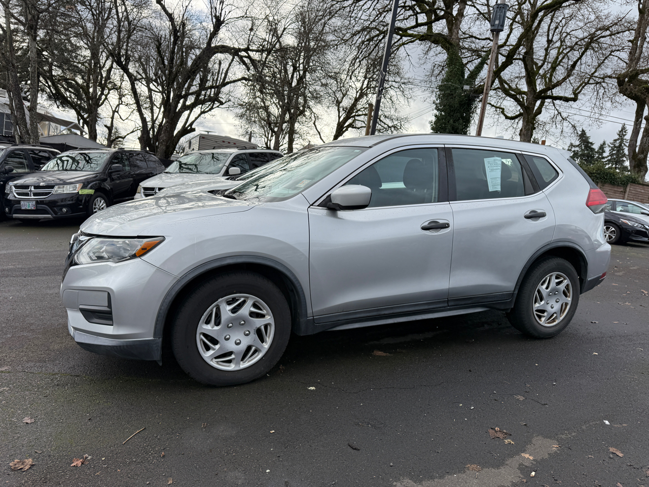 2017 Nissan Rogue S's photo