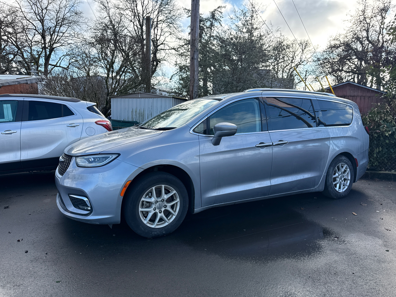 2021 Chrysler Pacifica Touring L's photo