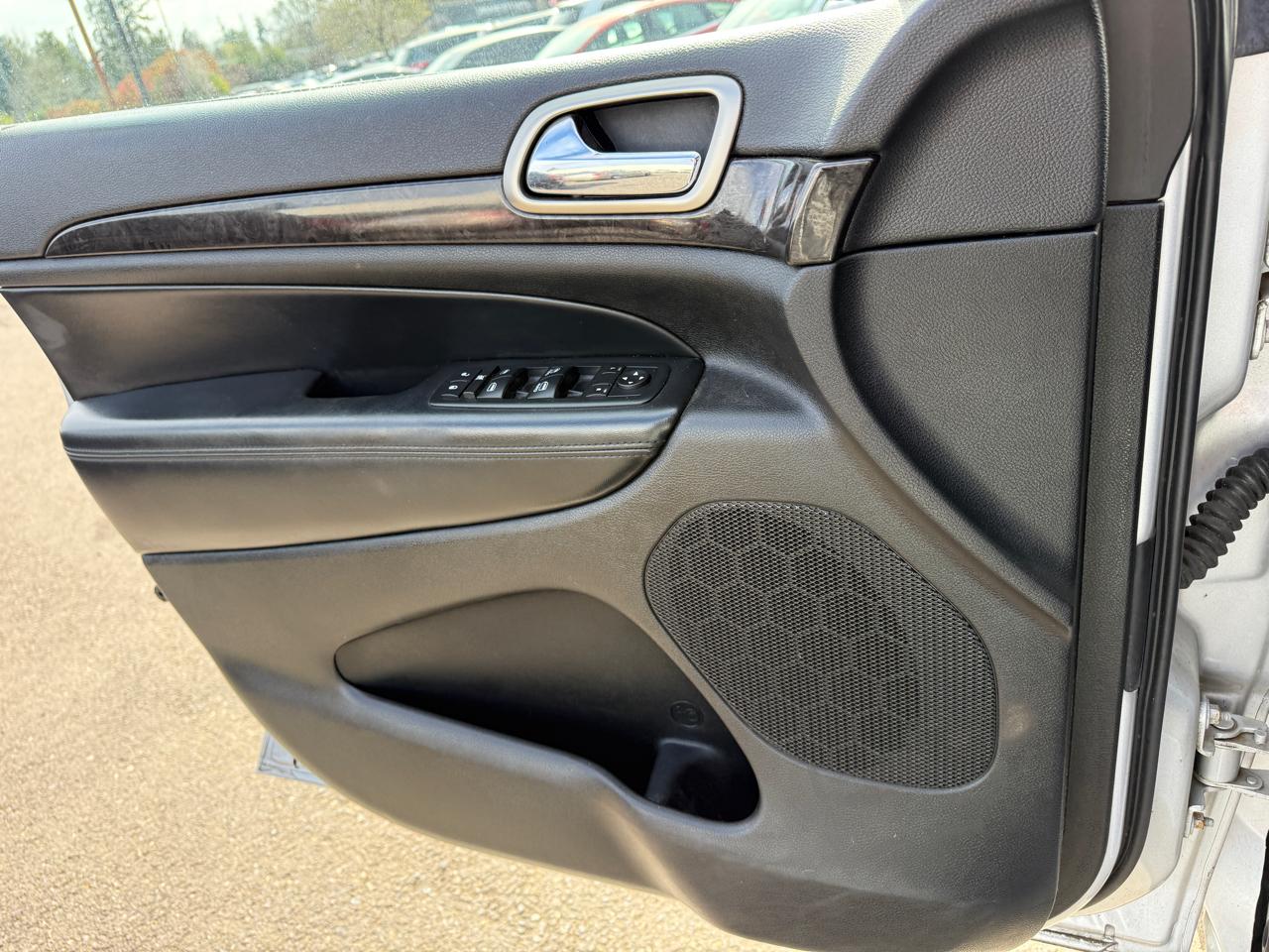 Jeep Grand Cherokee Laredo 4WD 2012