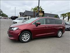 2020 Chrysler Voyager 