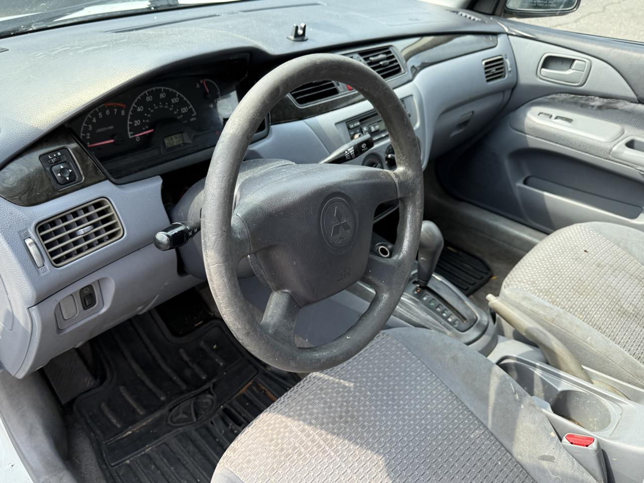 Mitsubishi Lancer ES 2003
