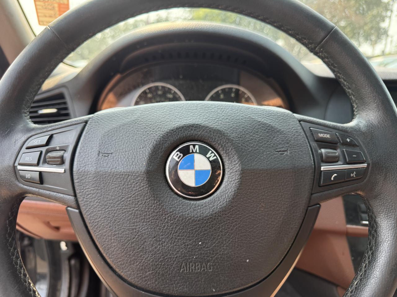 BMW 5-Series 528i xDrive 2013