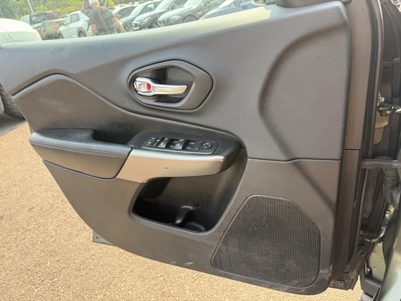 Jeep Cherokee Latitude Plus FWD 2019