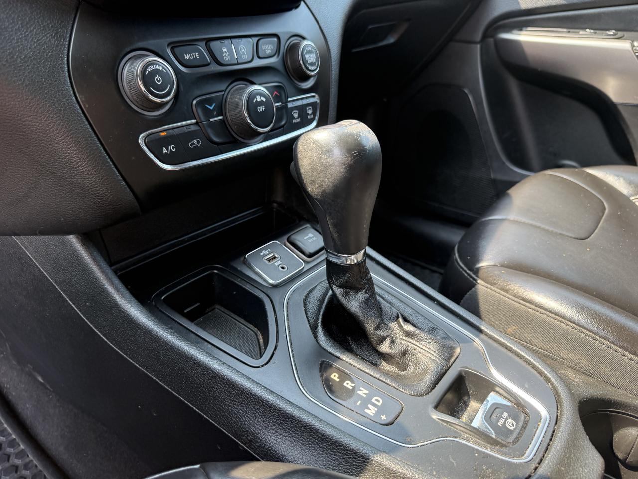 Jeep Cherokee Latitude Plus FWD 2019