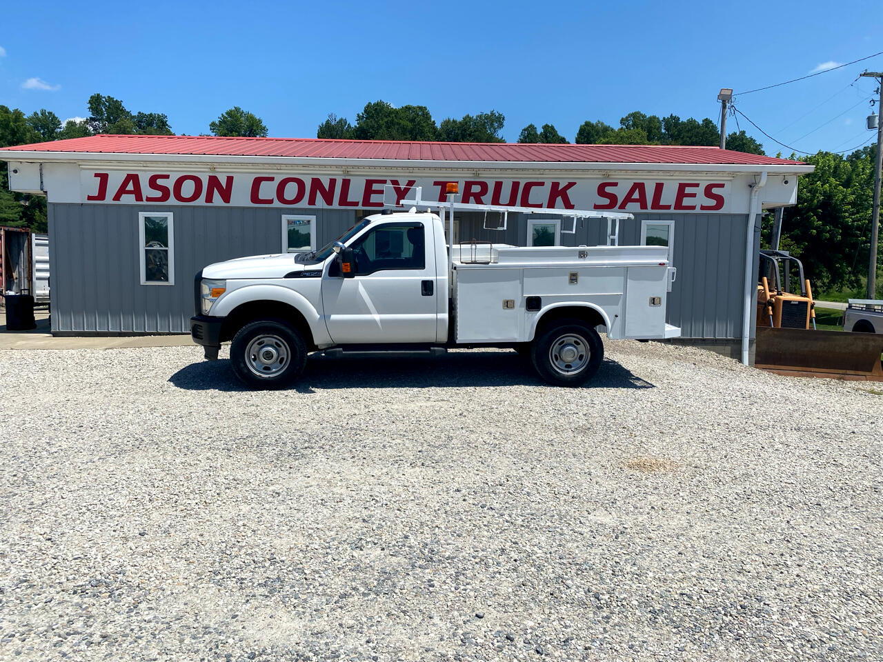 2012 Ford Super Duty F-350 SRW 4WD Reg Cab 137" XLT