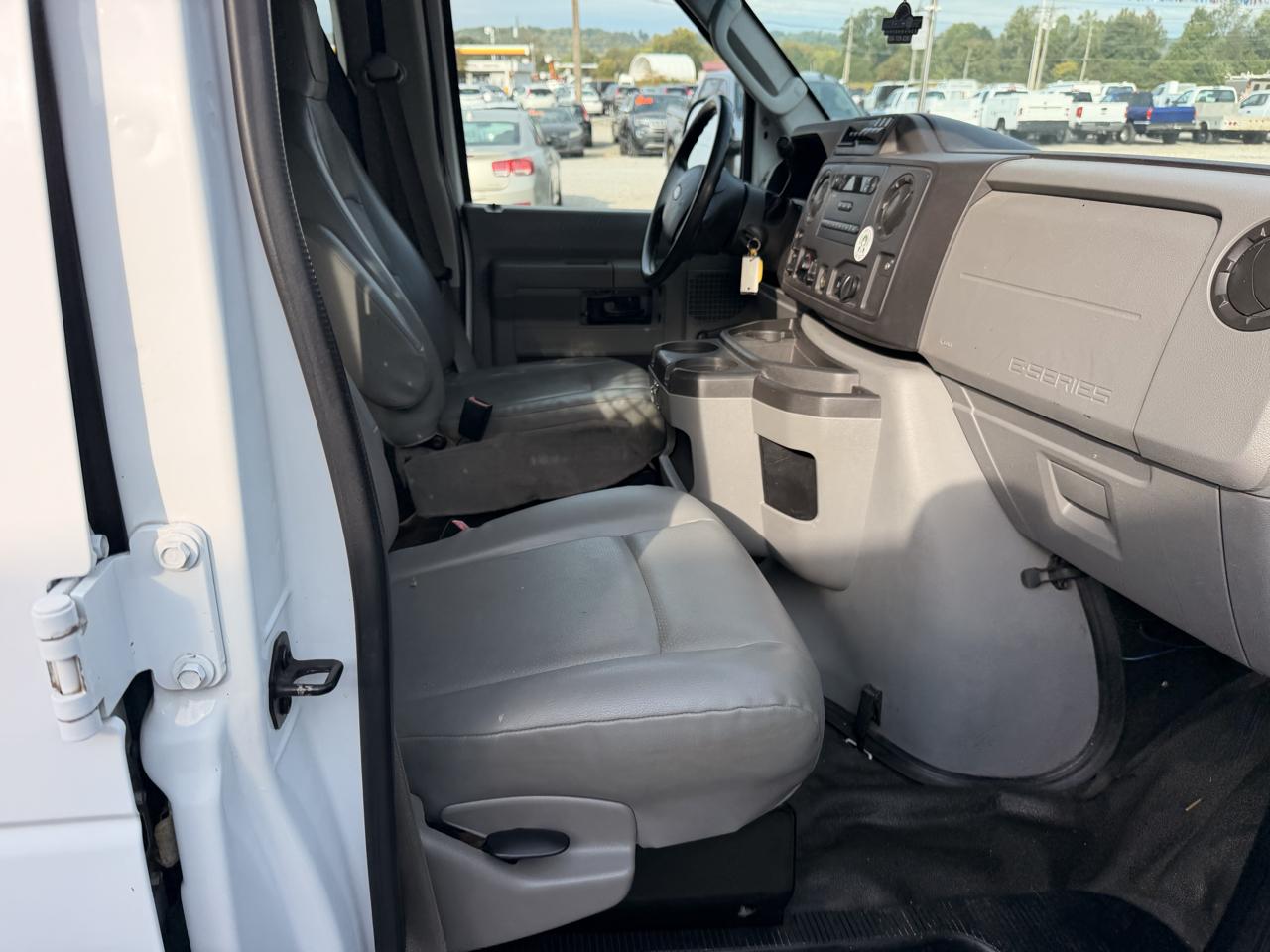 Ford Econoline Cargo Van E-350 Super Duty Ext Commercial 2012