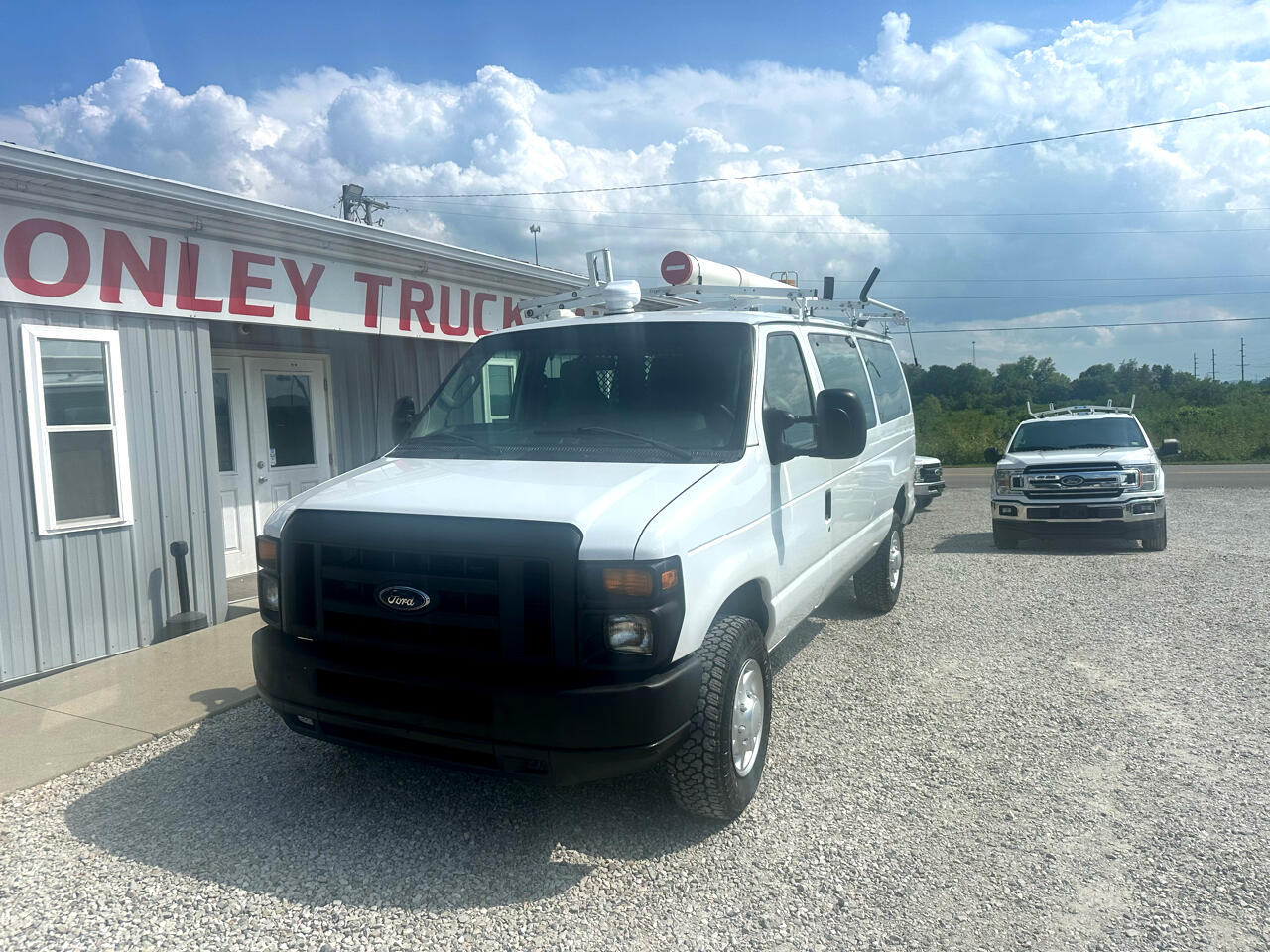 2012 Ford E-350 photo 2