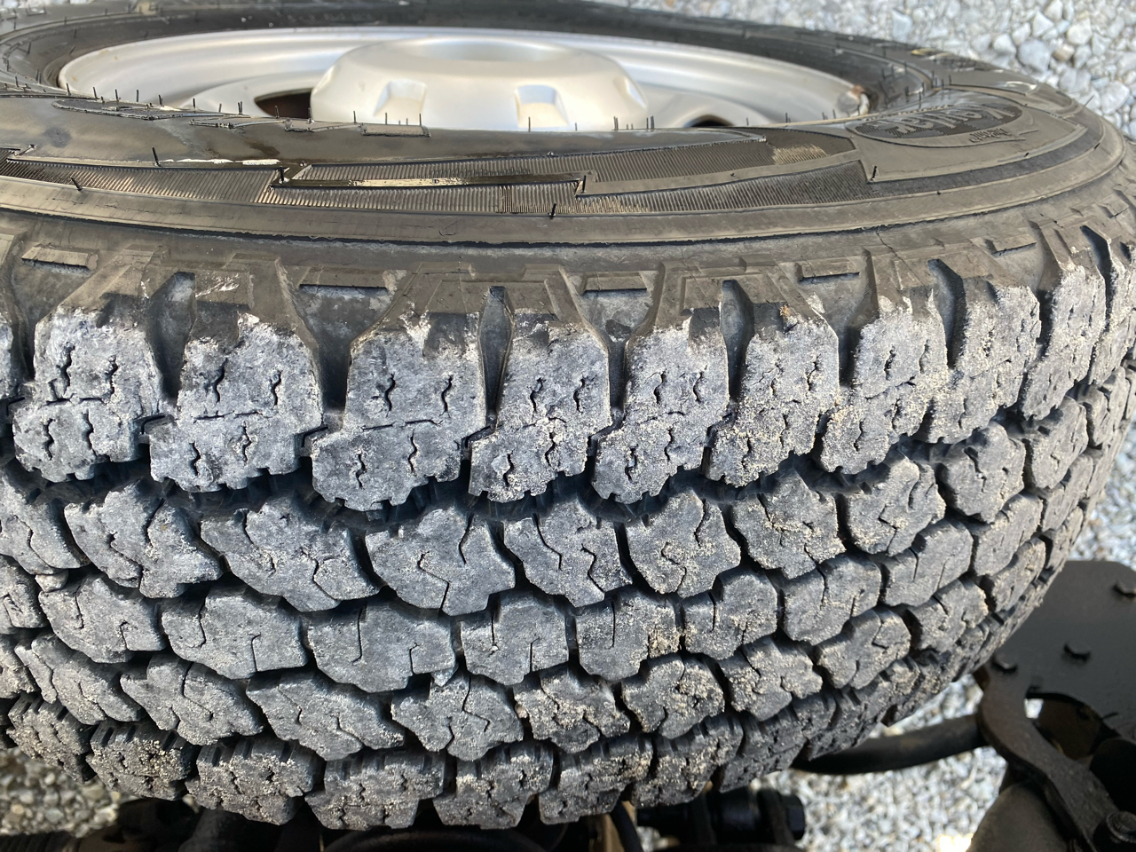 Ford Super Duty F-350 SRW 4WD Reg Cab 137" XLT 2012 Ford Super Duty F-350 SRW 4WD Reg Cab 137" XLT 2012