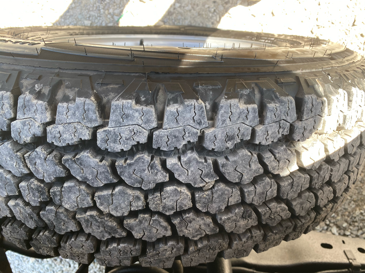 Ford Super Duty F-350 SRW 4WD Reg Cab 137" XLT 2012 Ford Super Duty F-350 SRW 4WD Reg Cab 137" XLT 2012