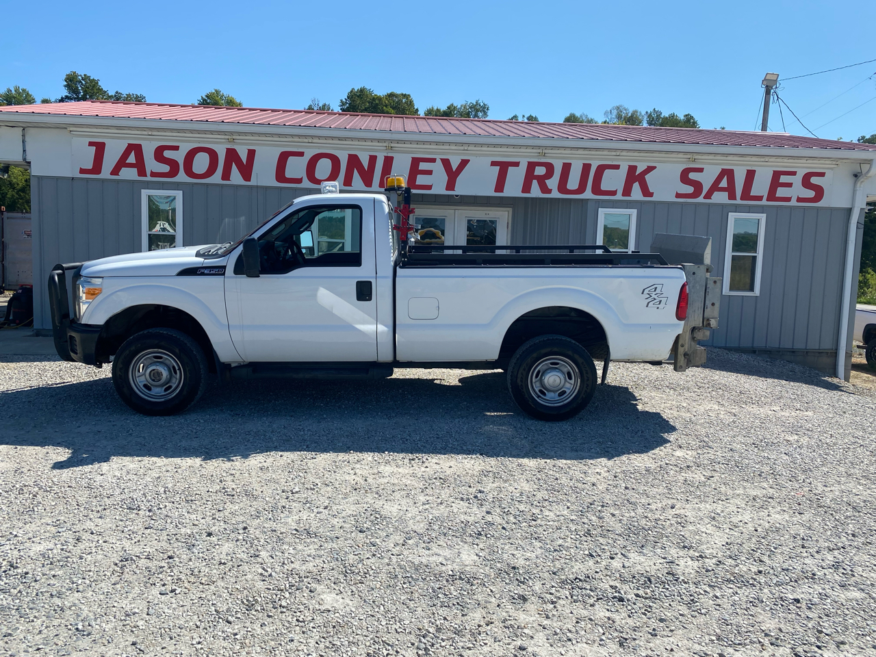 Ford Super Duty F-350 SRW 4WD Reg Cab 137" XLT 2012 Ford Super Duty F-350 SRW 4WD Reg Cab 137" XLT 2012