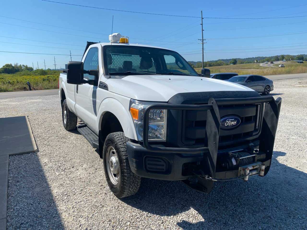Ford Super Duty F-350 SRW 4WD Reg Cab 137" XLT 2012 Ford Super Duty F-350 SRW 4WD Reg Cab 137" XLT 2012
