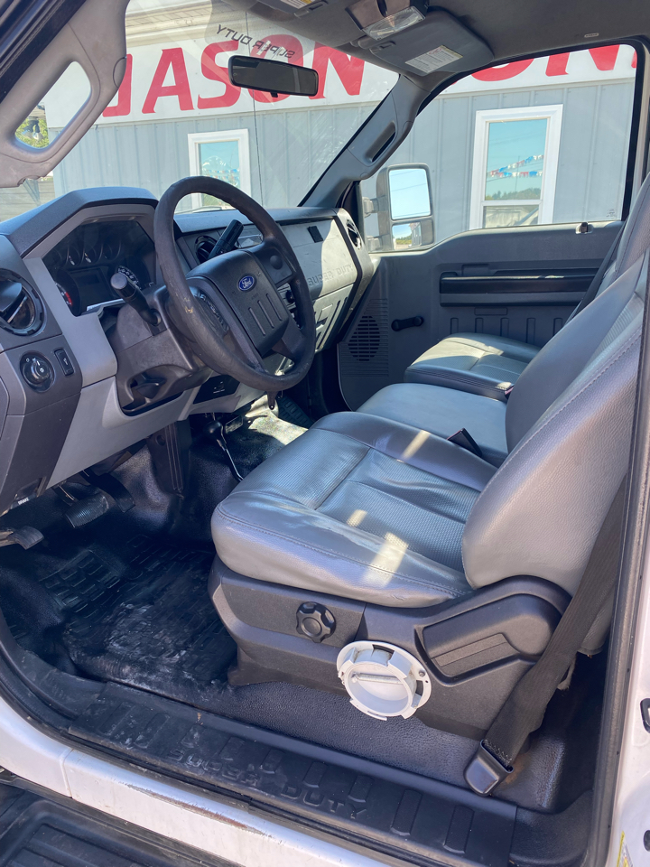 Ford Super Duty F-350 SRW 4WD Reg Cab 137" XLT 2012 Ford Super Duty F-350 SRW 4WD Reg Cab 137" XLT 2012