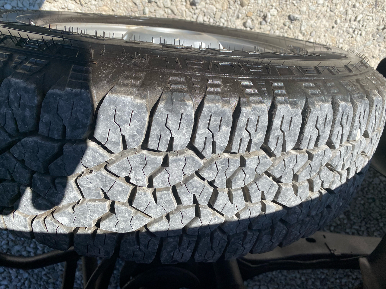 Ford Super Duty F-350 SRW 4WD Reg Cab 137" XLT 2012 Ford Super Duty F-350 SRW 4WD Reg Cab 137" XLT 2012