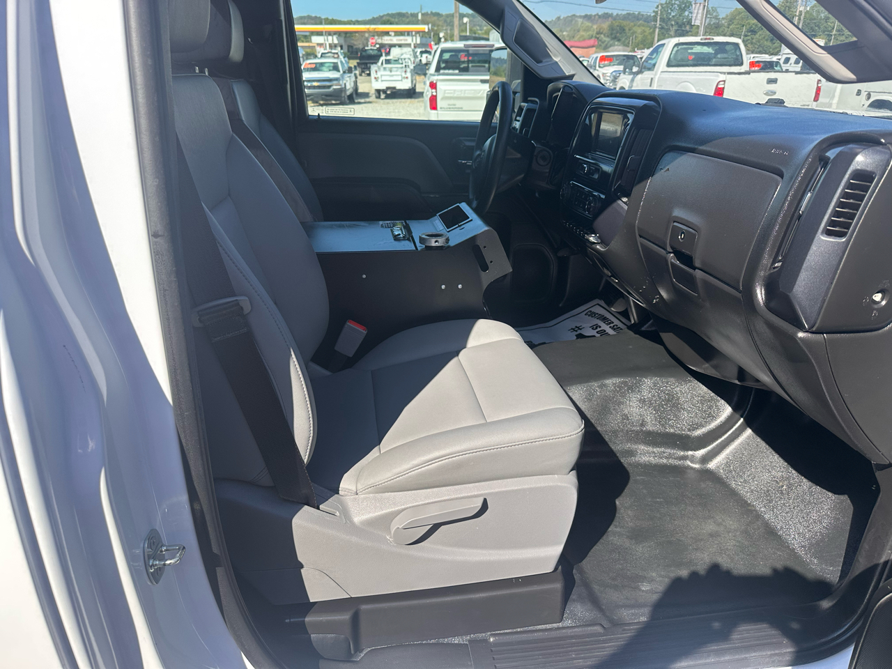 Chevrolet Silverado 3500HD 4WD Reg Cab 162" WB, 83.58" CA WT 2018 Chevrolet Silverado 3500HD 4WD Reg Cab 162" WB, 83.58" CA WT 2018