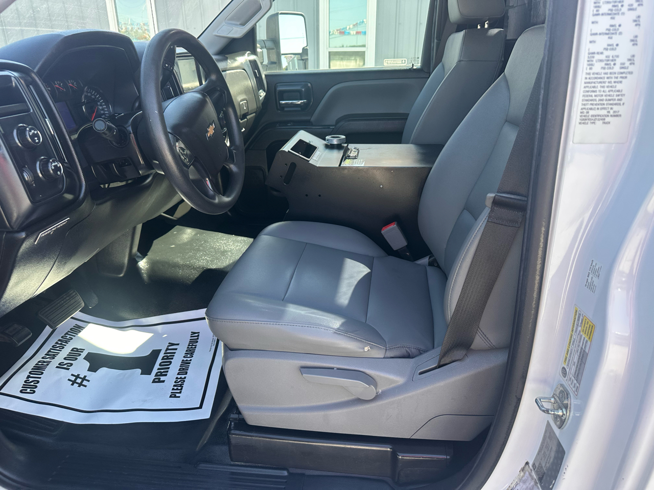 Chevrolet Silverado 3500HD 4WD Reg Cab 162" WB, 83.58" CA WT 2018 Chevrolet Silverado 3500HD 4WD Reg Cab 162" WB, 83.58" CA WT 2018