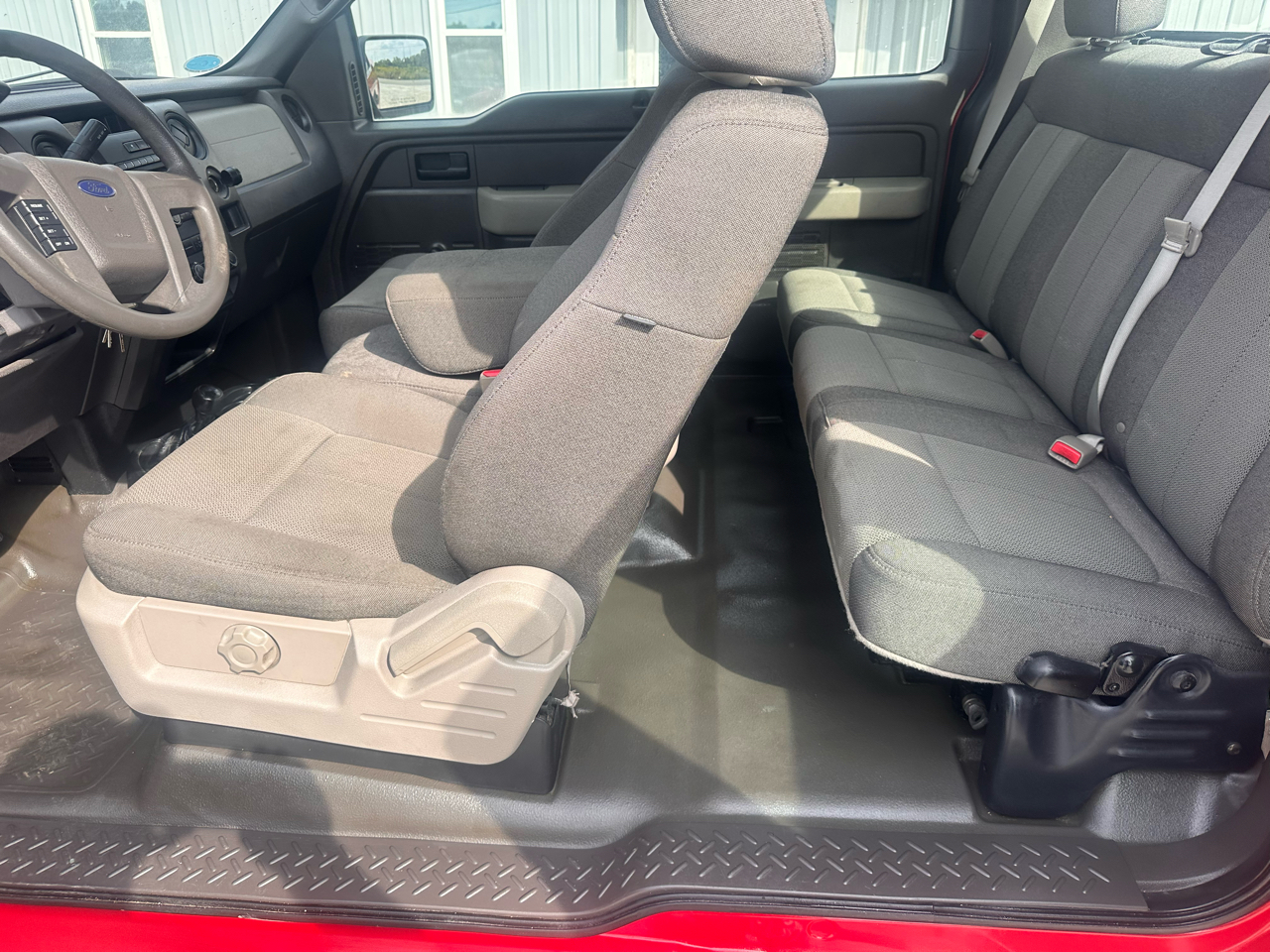 Ford F-150 4WD SuperCab 145" STX 2010 Ford F-150 4WD SuperCab 145" STX 2010
