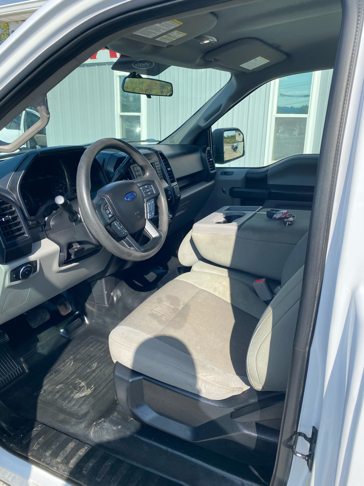 Ford F-150 2WD Reg Cab 141" XL 2016 Ford F-150 2WD Reg Cab 141" XL 2016