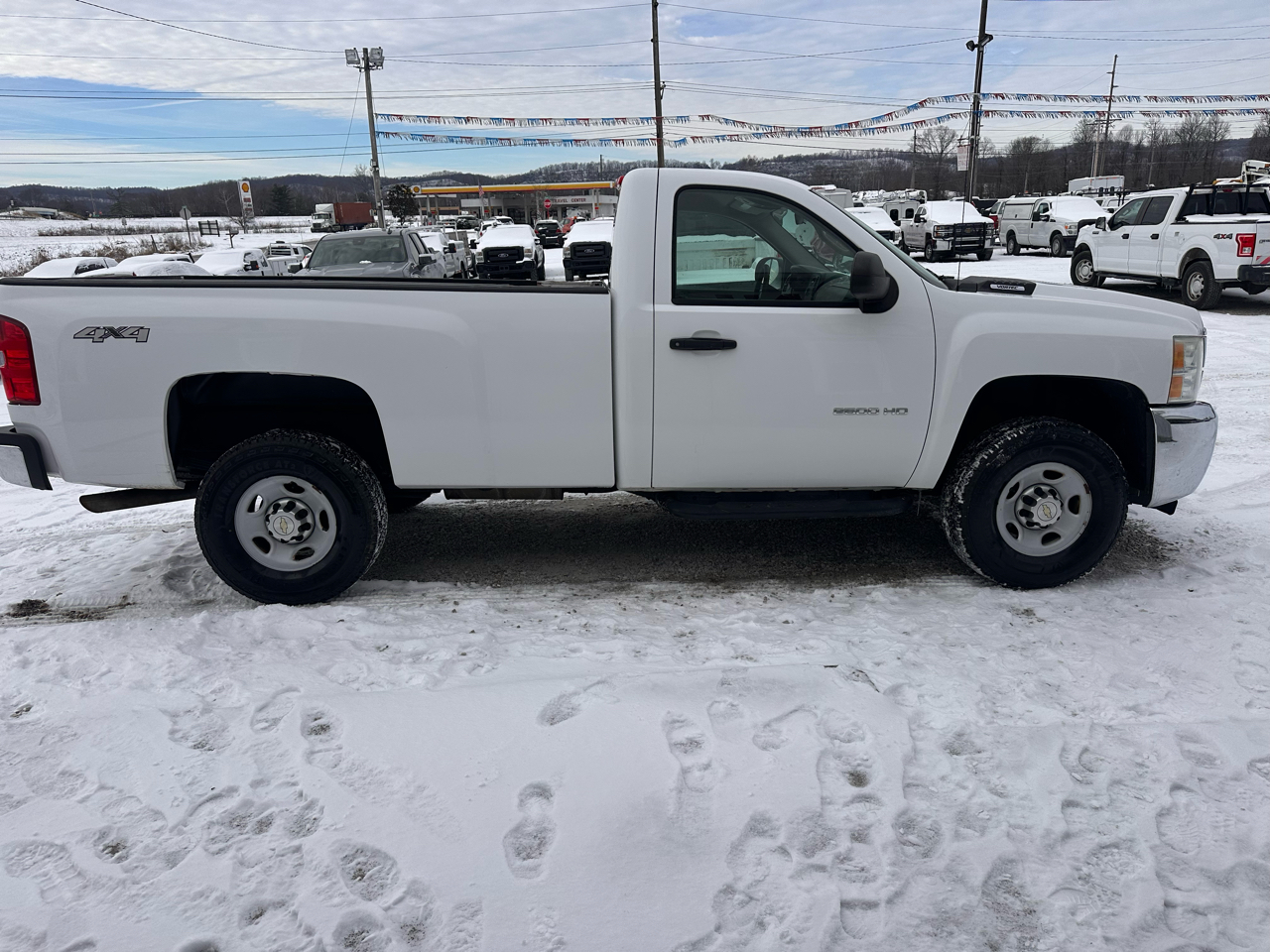 Chevrolet Silverado 2500HD 4WD Reg Cab 133" Work Truck 2010