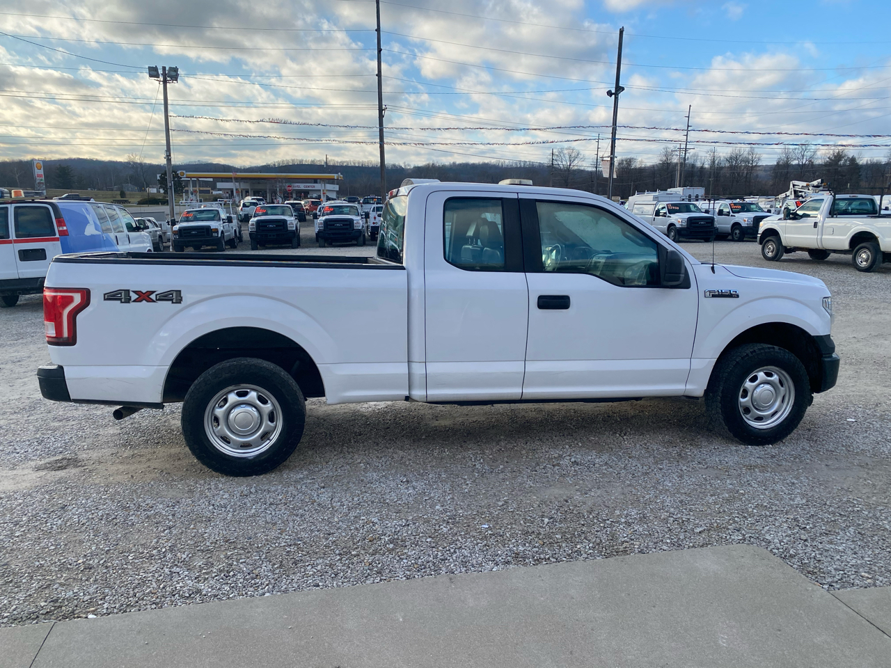 Ford F-150 4WD SuperCab 163" XL 2015