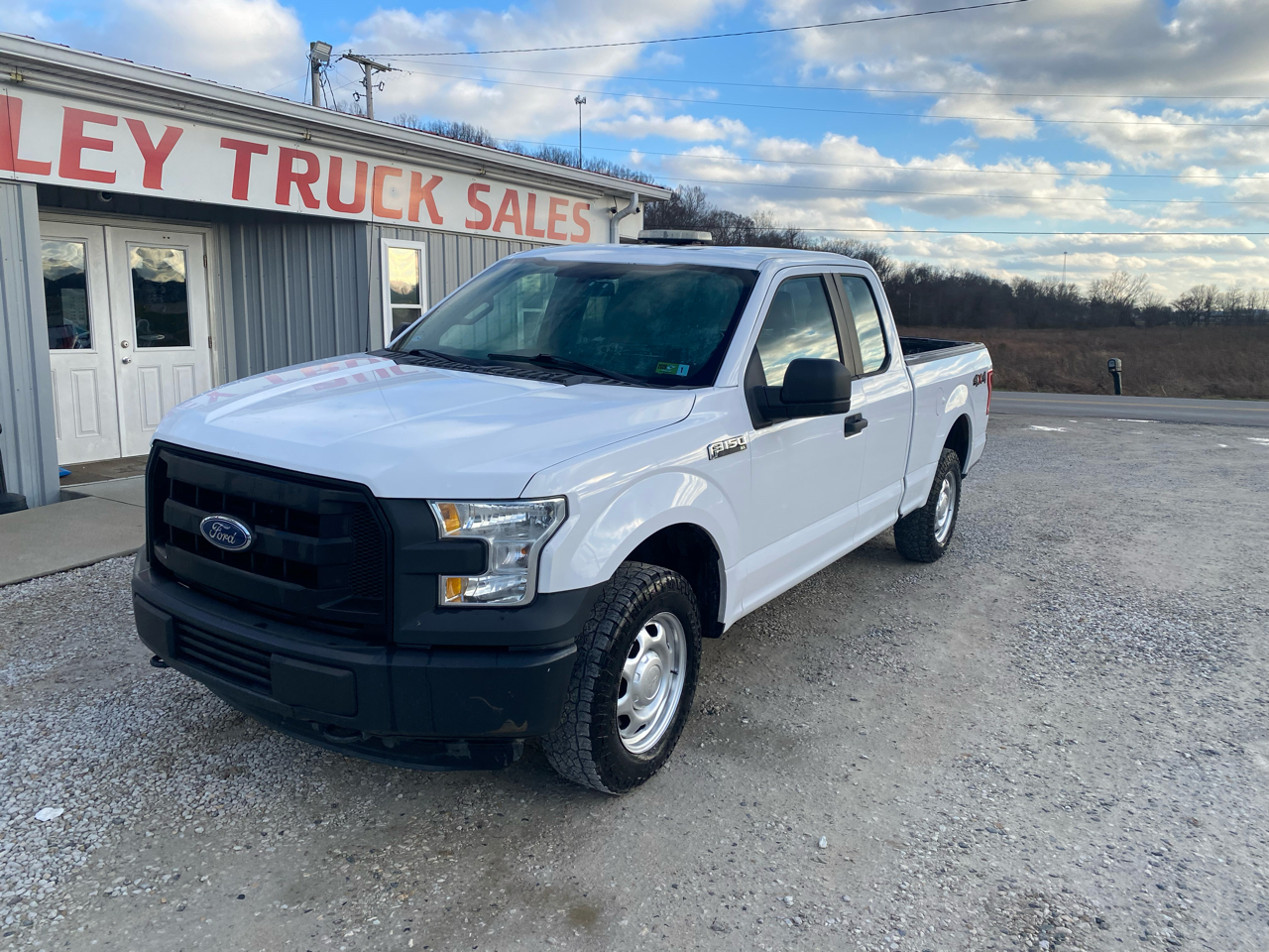Ford F-150 4WD SuperCab 163" XL 2015