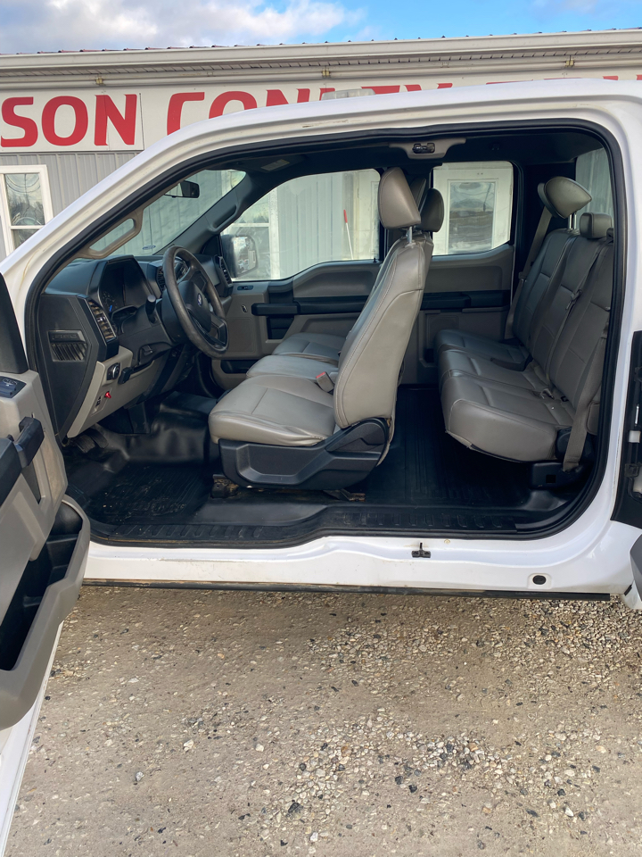 Ford F-150 4WD SuperCab 163" XL 2015