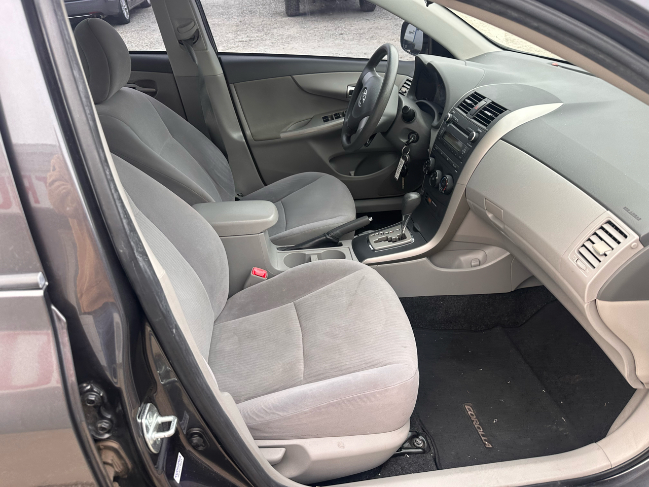 Toyota Corolla 4dr Sdn Man (Natl) 2010