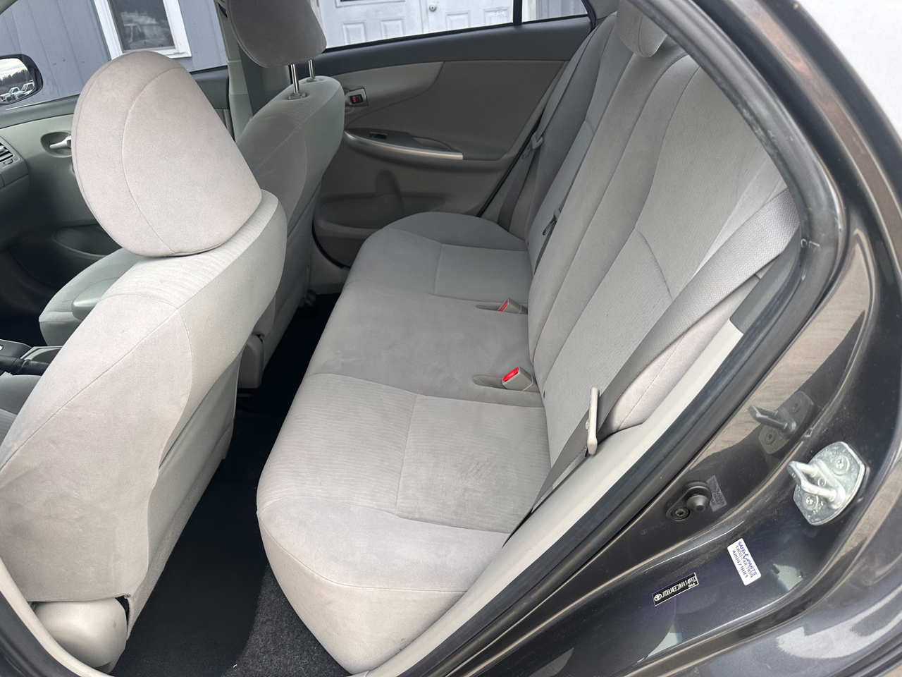 Toyota Corolla 4dr Sdn Man (Natl) 2010