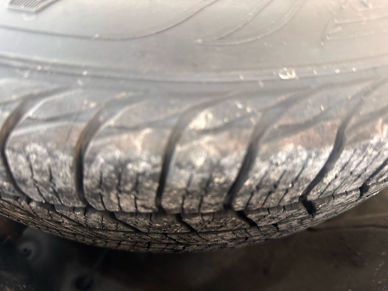 Toyota Corolla 4dr Sdn Man (Natl) 2010